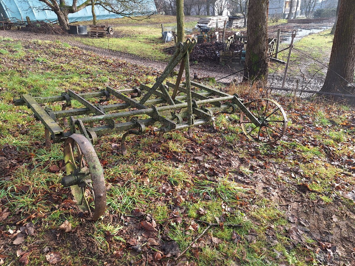 Prodám kultivátor - 2