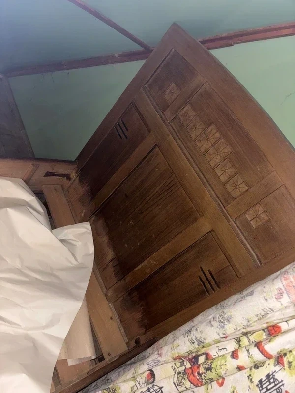 starožitná postel - 2