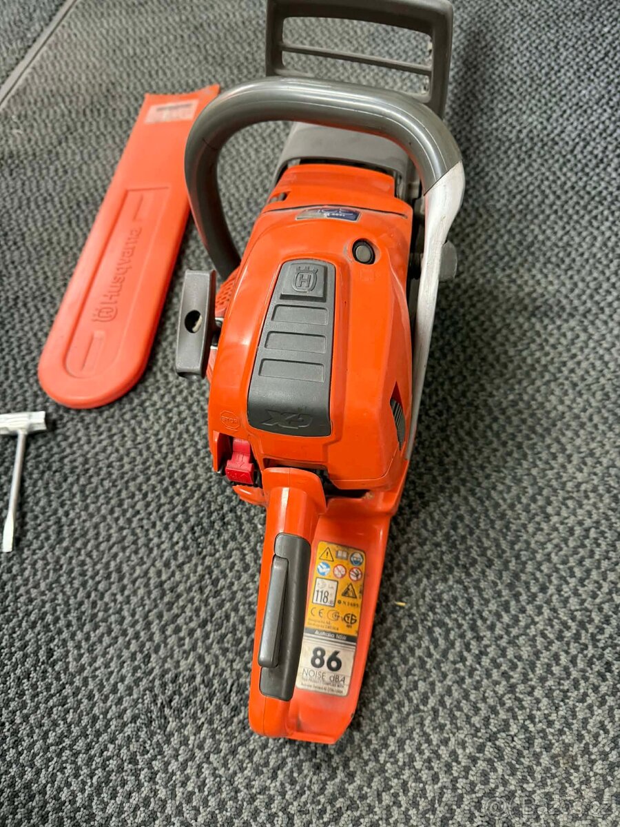 Husqvarna 560 XP motorová pila - 2