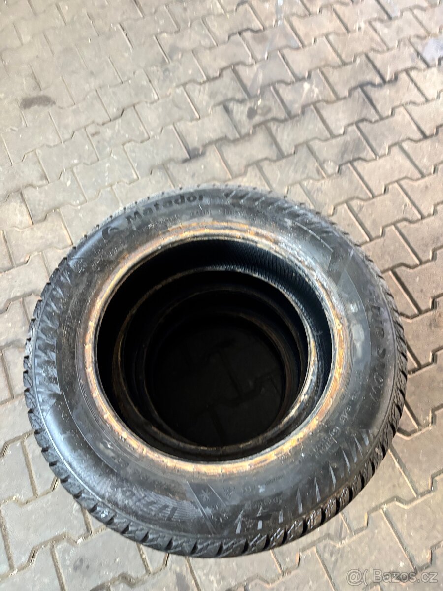 Pneu 175/65/14 - 2