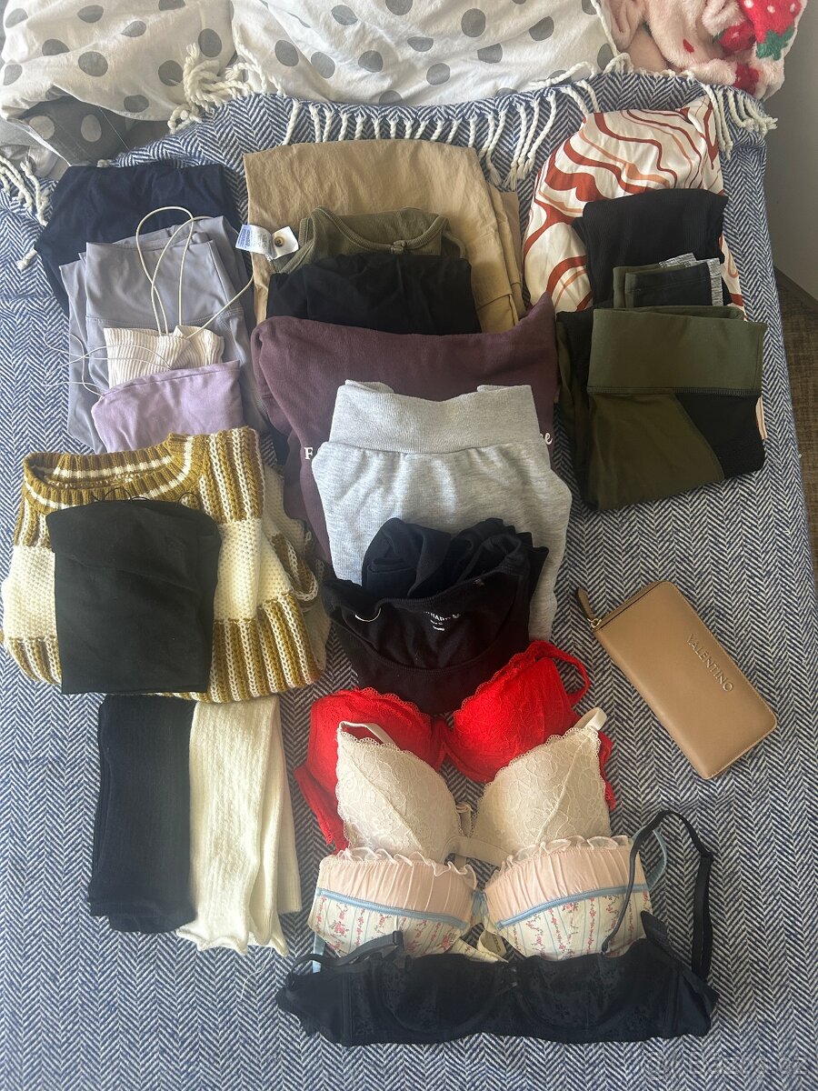 Balík oblečení XS/S/M + boty - 2