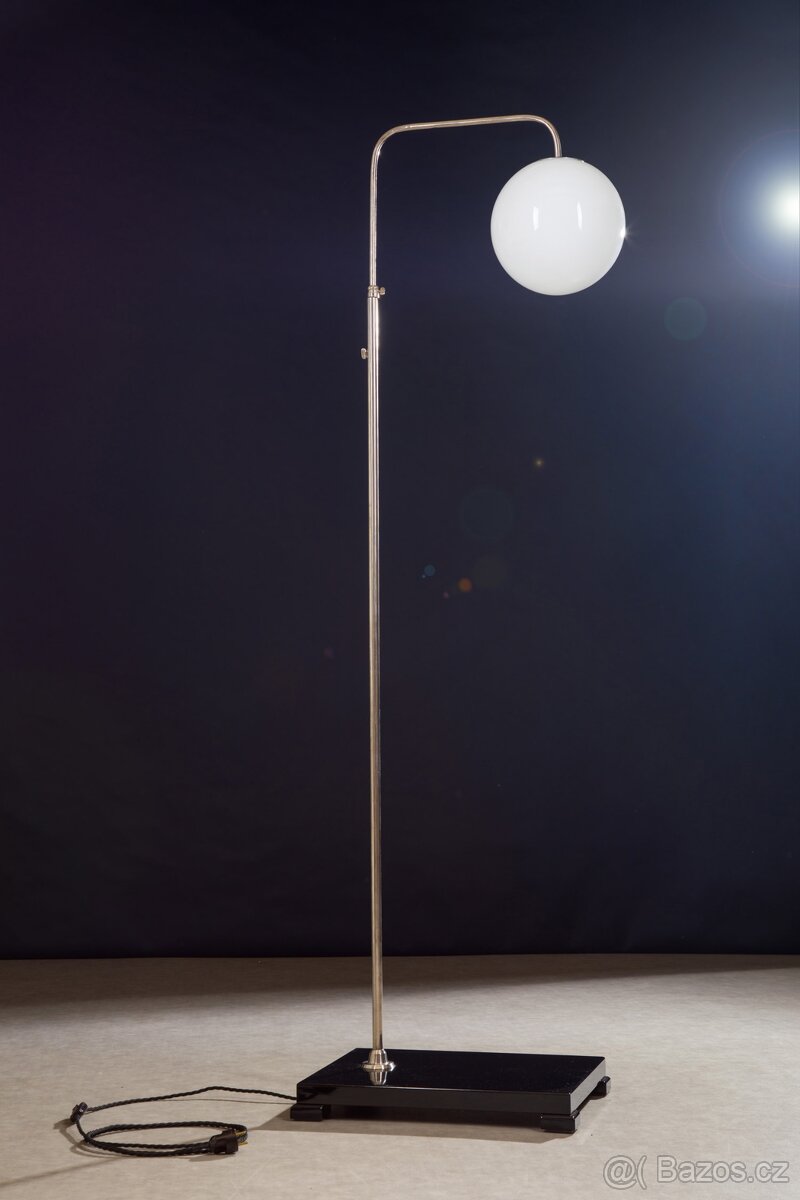 LAMPA STOJACÍ - FUNKCIONALISMUS - 2