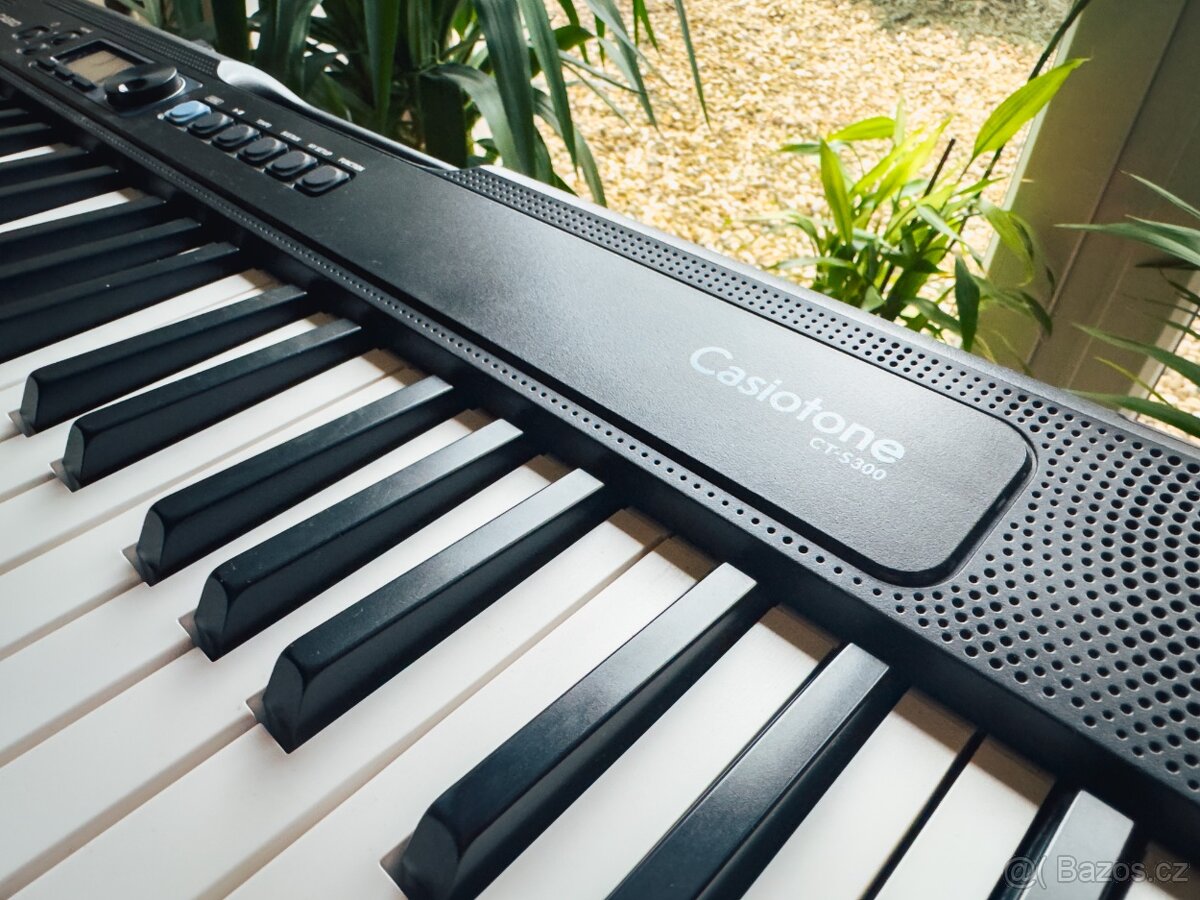 Klávesy Casiotone CT-S300 + stojan, stolička, obal - 2
