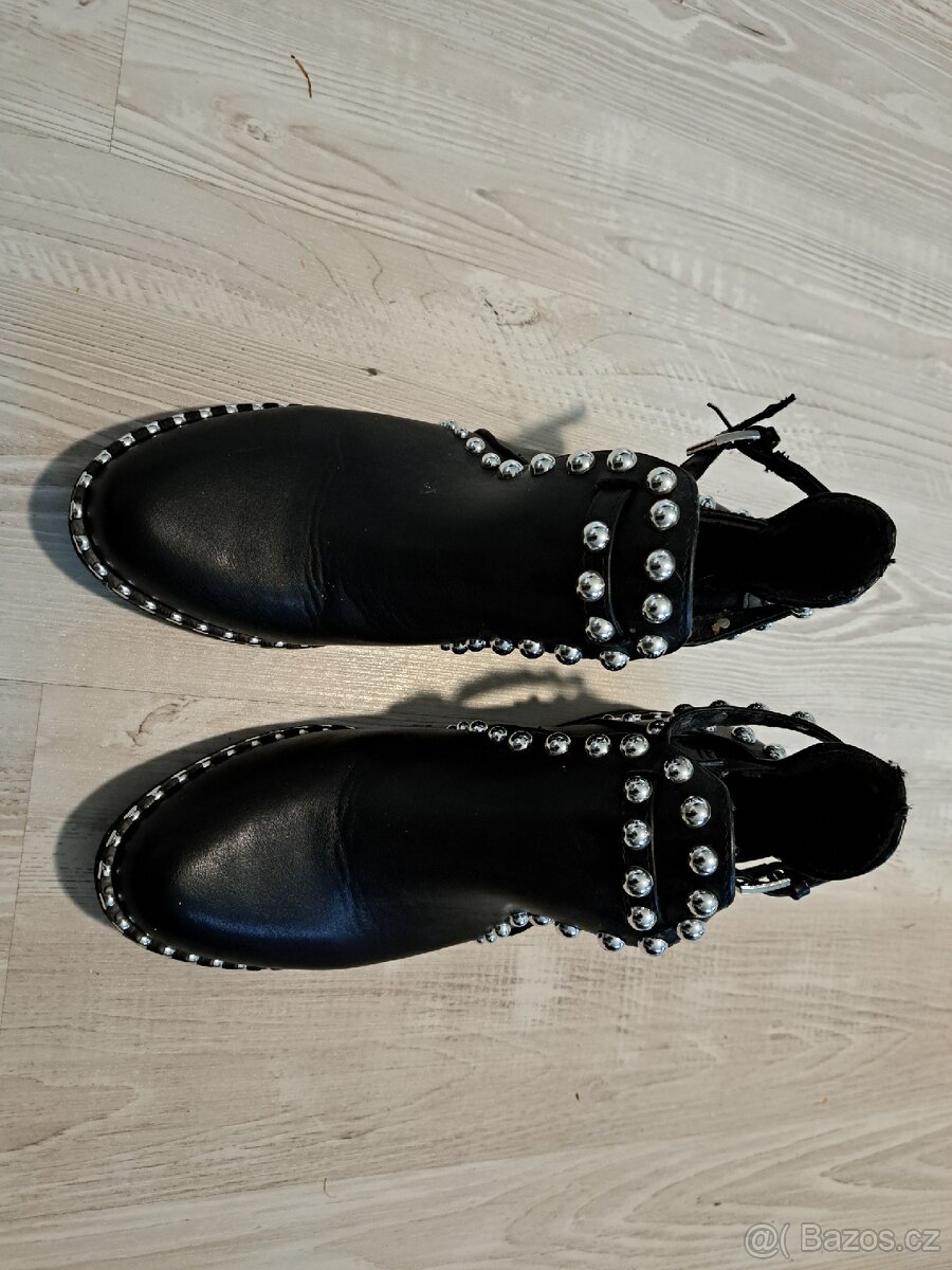 Dámské boty se cvoky, velikost 39 - 2