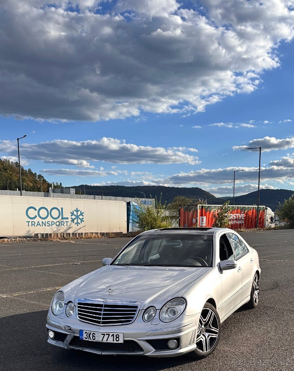 Mercedes Benz W211 - 2