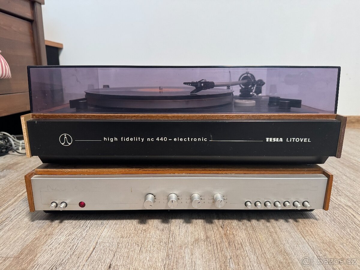 Gramofon Tesla NC 440 + zesilovač - 2