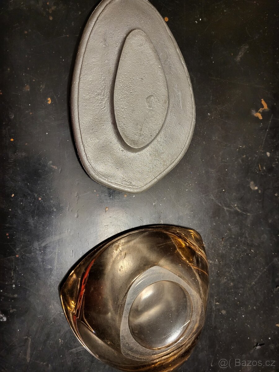 Retro odlitek a retro popelník - 2