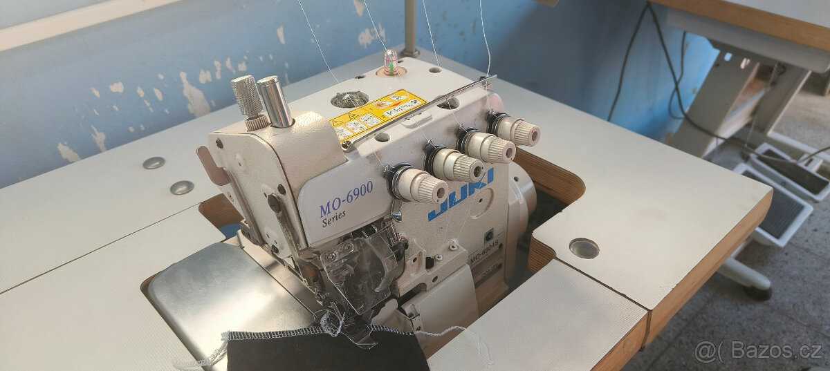 Průmyslový 4 nitný overlock Juki MO-serie 6900 - 2