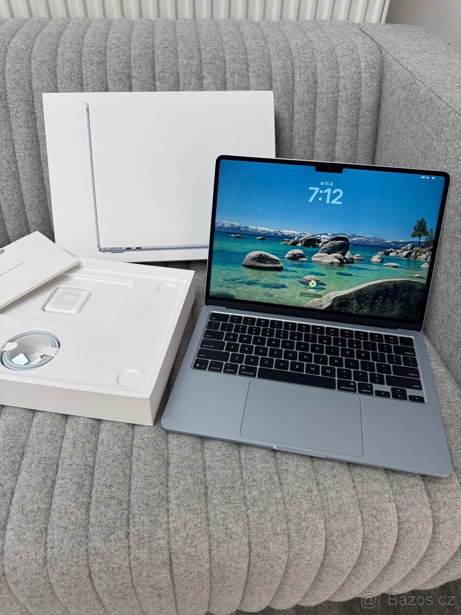 MacBook Air M4 16/512 Sky Blue Zánovní - 2
