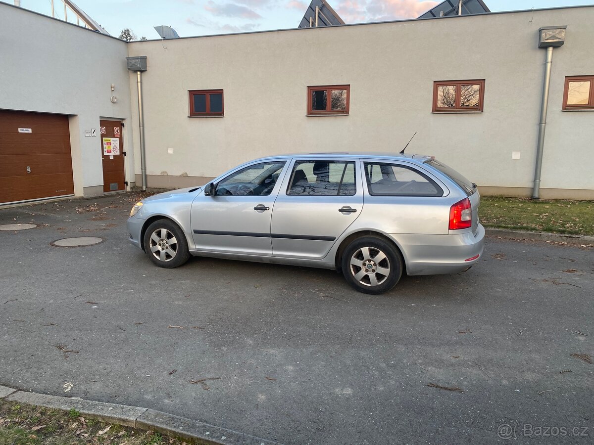 Škoda Octavia Combi TDi 77 Kw 2011 - 2