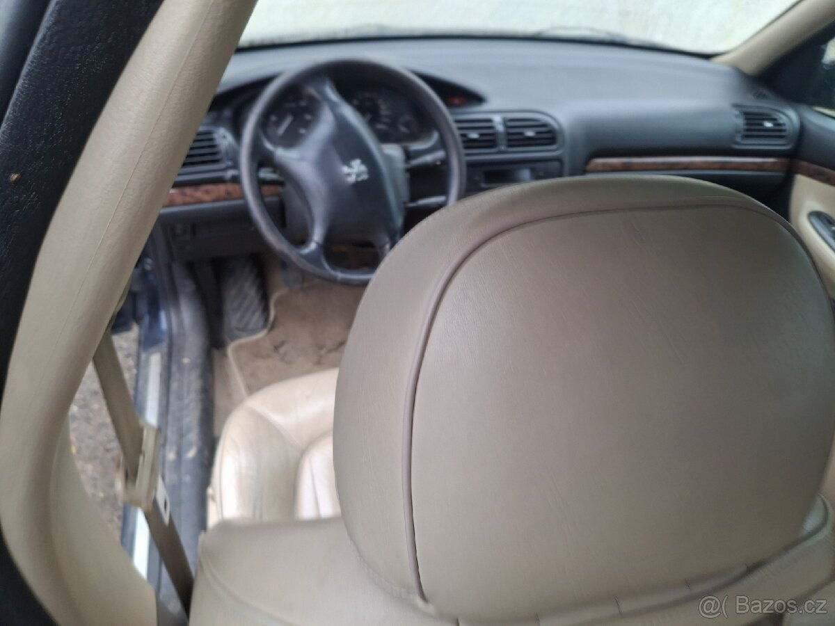 Peugeot 406 interiér - 2