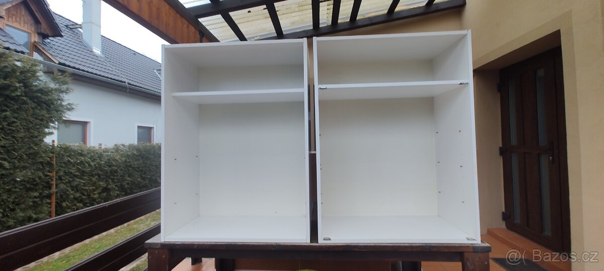 SKŘÍNĚ OBÝVACÍ STĚNY Z R. 1973 - 2