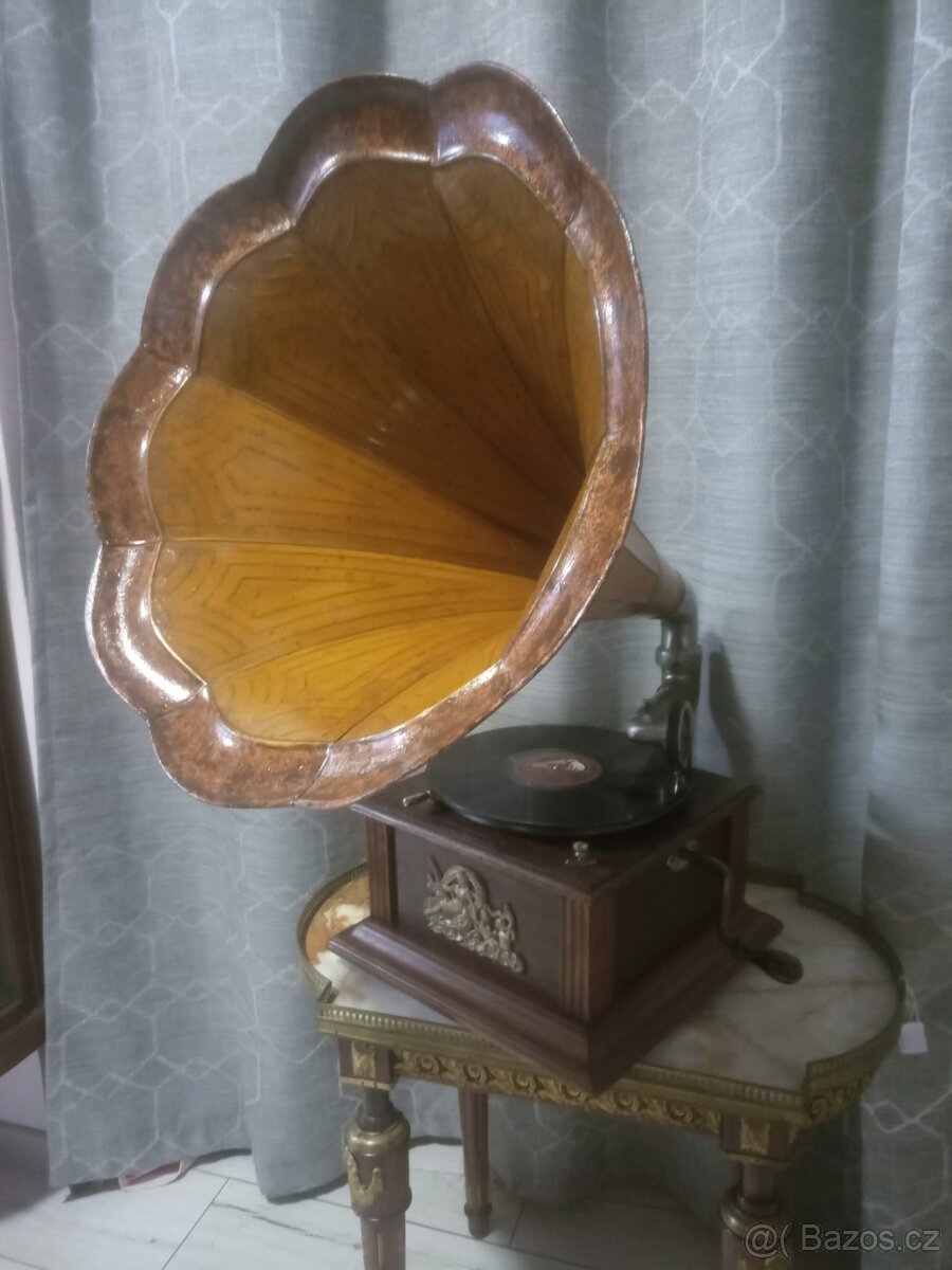 Gramofon s troubou - 2