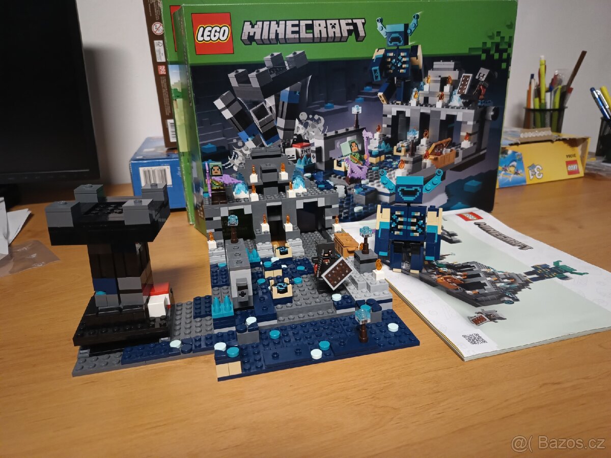 Lego Minecraft 21146Bitva v deep dark - 2
