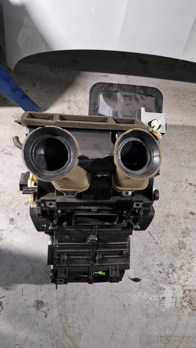 Topení klimatizace komplet box Koleos 08- - 2