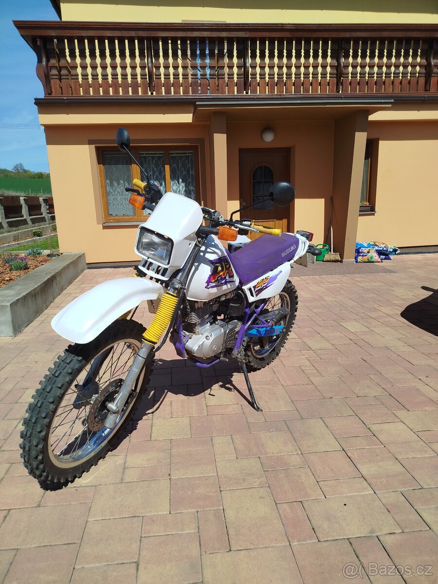 Suzuki Dr 125 SE + Nová STK - 2