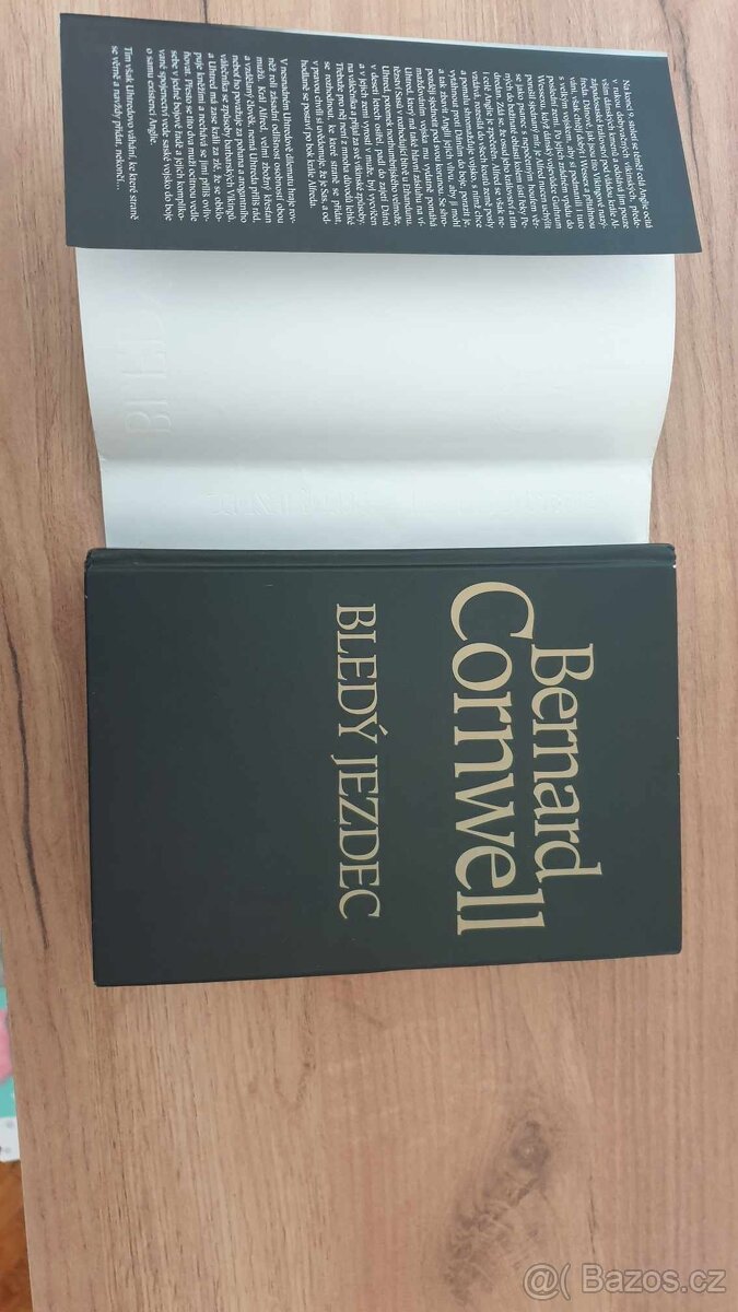 Bernard Cornwell - Bledý jezdec - 2