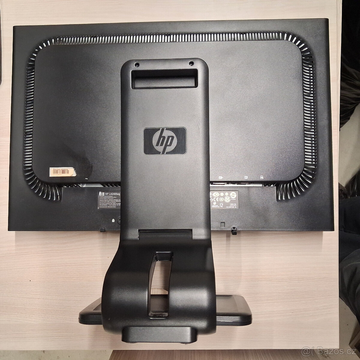Monitor HP LA2405wg .. (více kusů) - 2