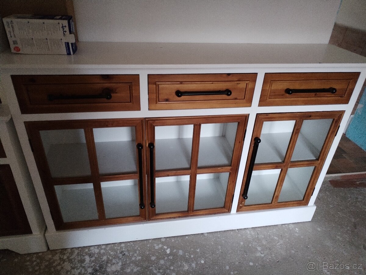 Prosklená komoda a skříň - 2
