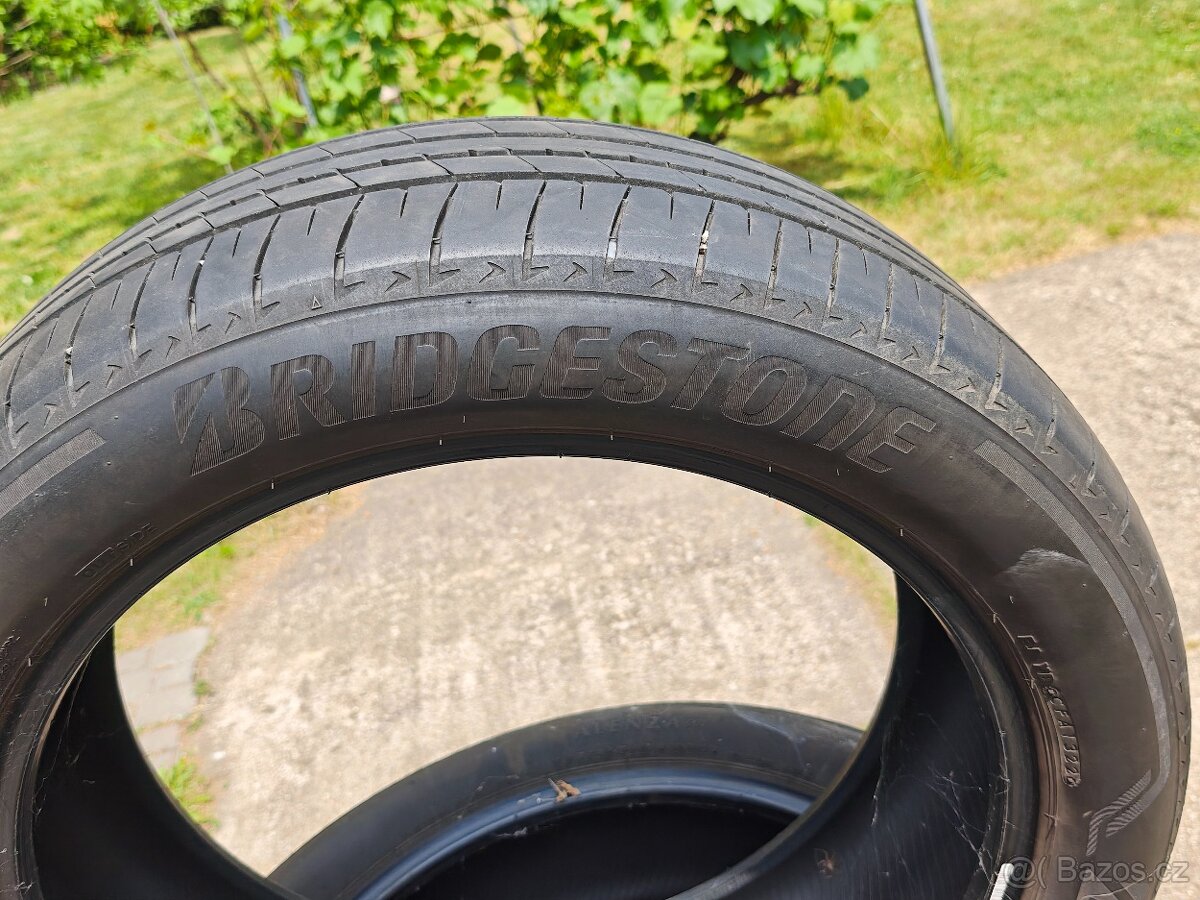 235/50 R20 100W - 2