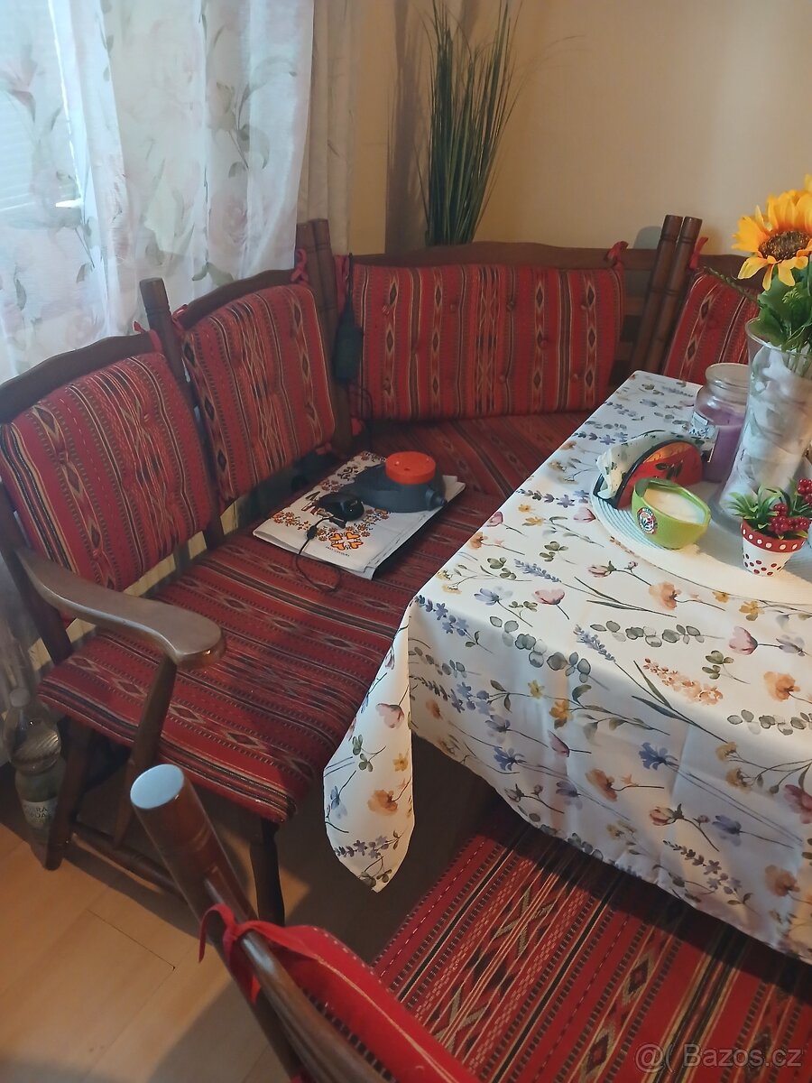 Rohová sedačka,4 židle a stůl - 2
