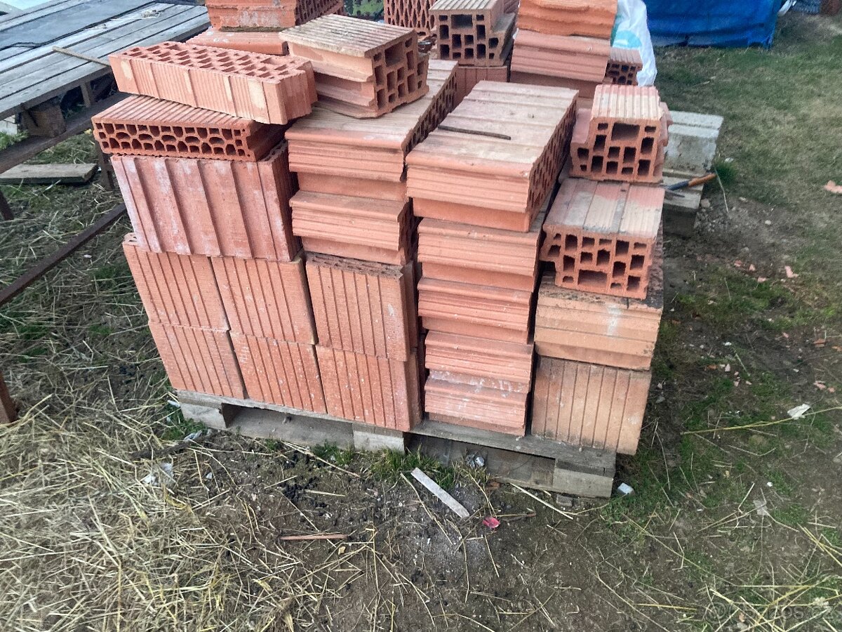 Cihly a stropní vložky - 2