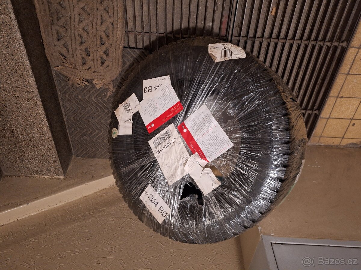 Pneu 165/70 R14 - 2