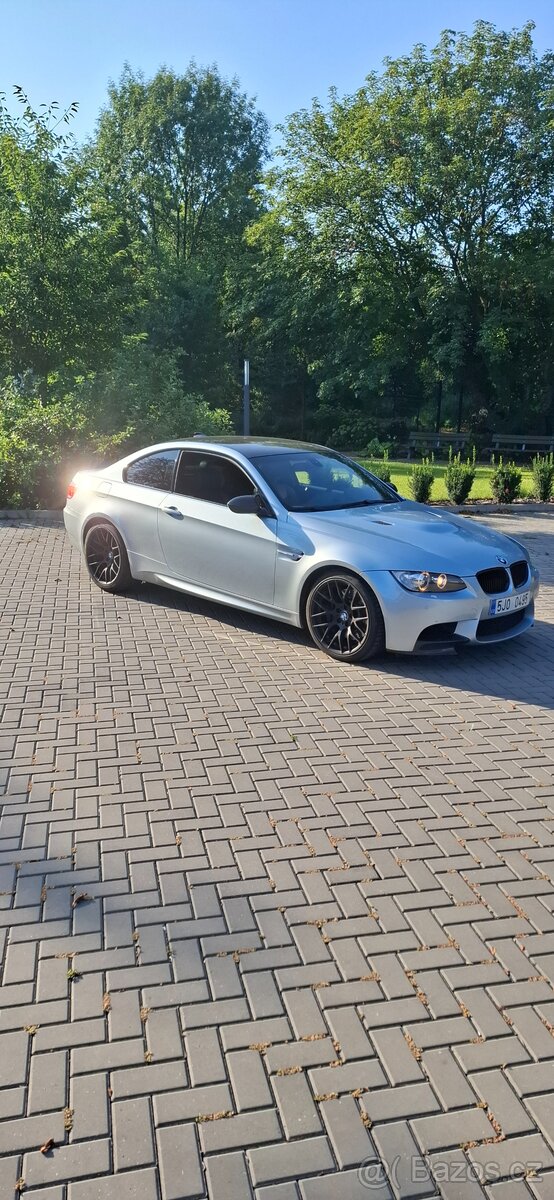 BMW M3 E92 manuál - 2