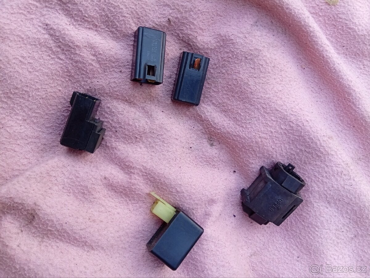 Suzuki Burgman 200 rok 2008 relé - 2