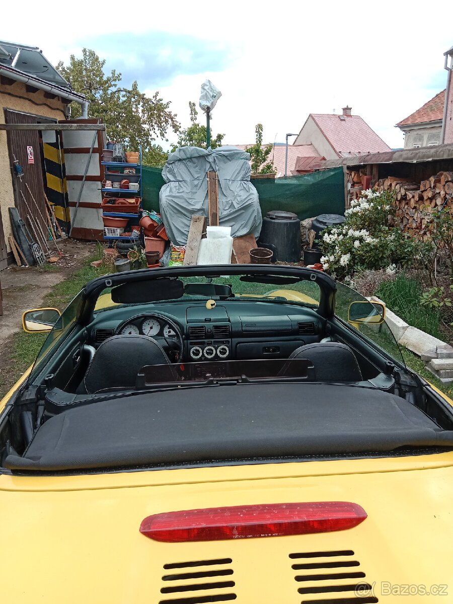 Kabrio Toyota mr2 - 2