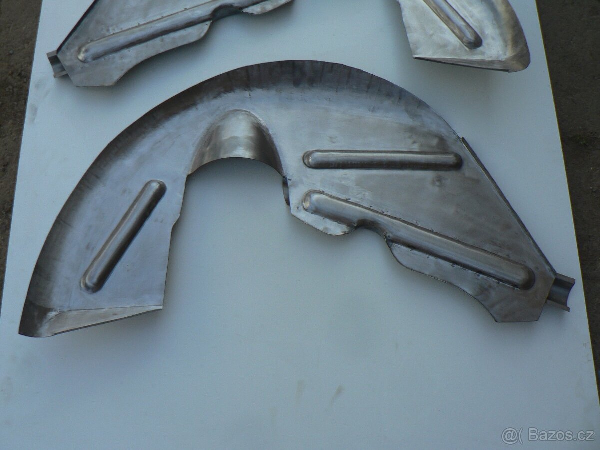 Vnitřní část zadního podběhu Tatra 603 - 2