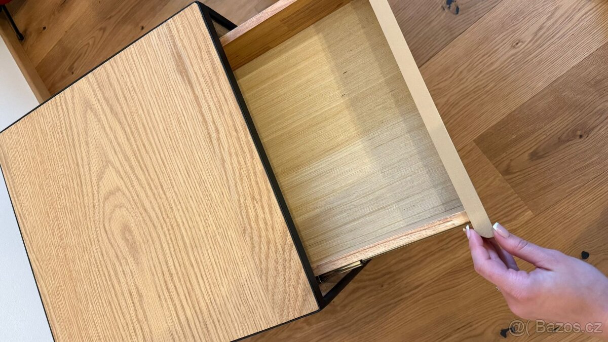 Designové noční stolky Estilla - 2