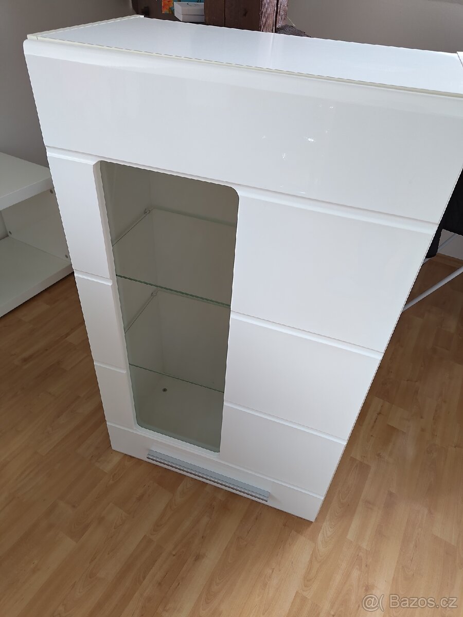 Prodám obývací stěnu + televizní stolek - 2