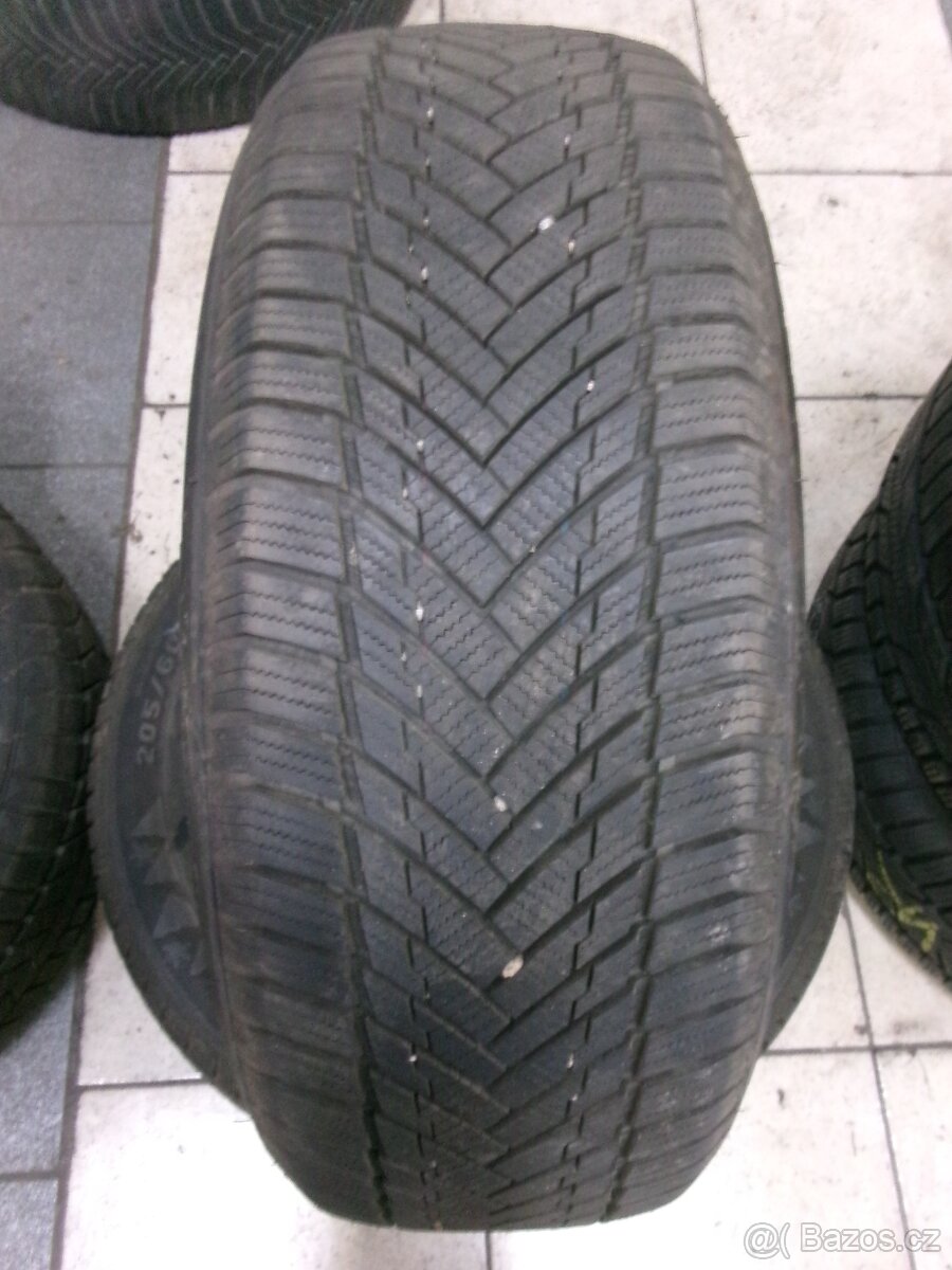 205/60 R15 TRACMAX (7,5mm) č.15245/d3 - 2