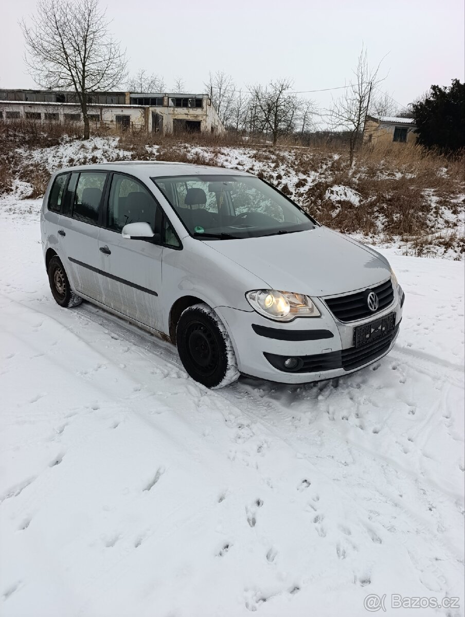 Volkswagen Touran - 2