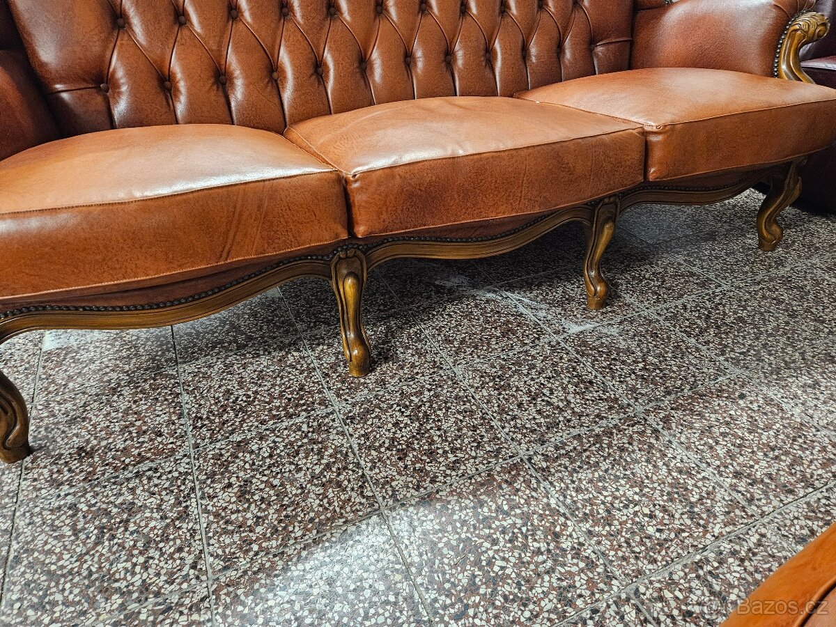 KOŽENÁ SEAČKA V ANGLICKOM ŠTÝLE,V TOP STAVE 3+1+1 - 2