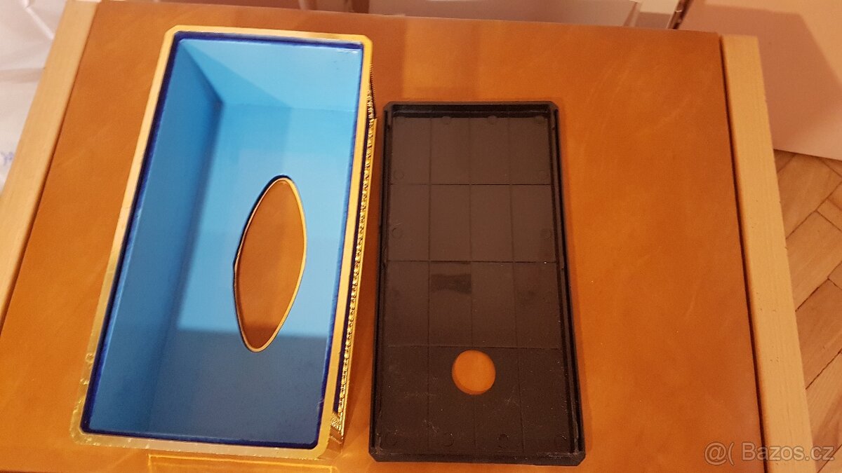 Krabička/zásobník na ubrousky nová - 2