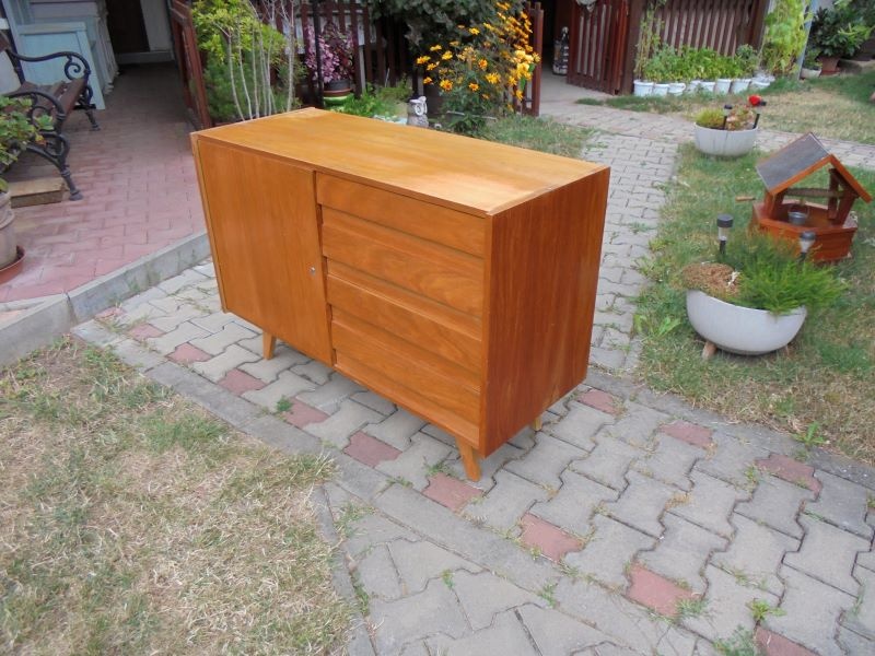 Komoda Jiroutek Brusel - 2