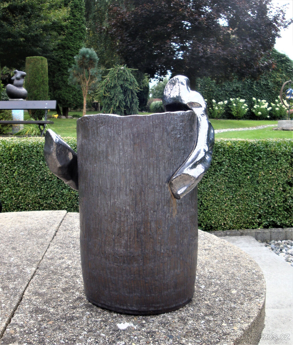 ZAHRADNÍ VÁZA - 2