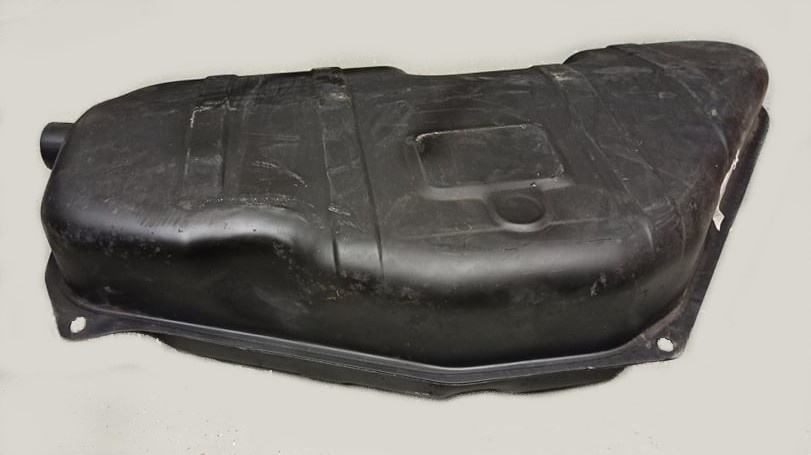 Nádrž benzínu Fiat 128 - 2