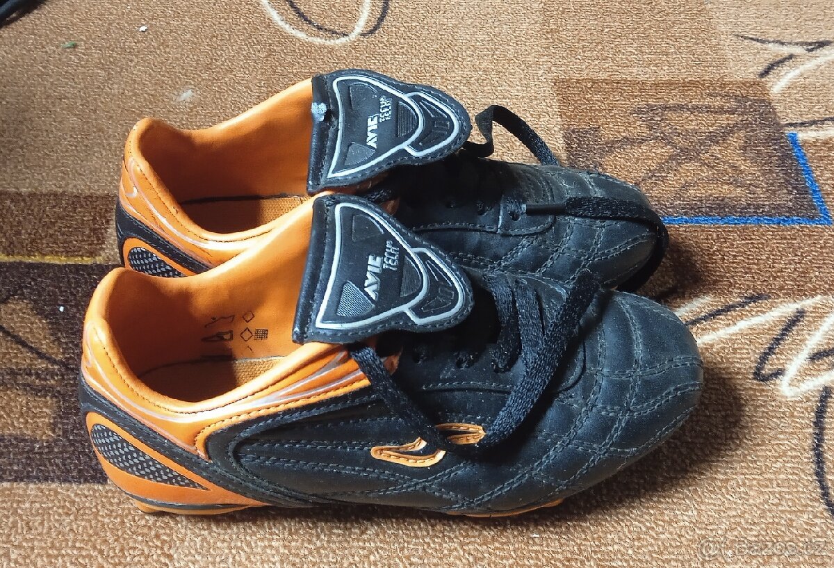 Kopačky Avic tech - 2