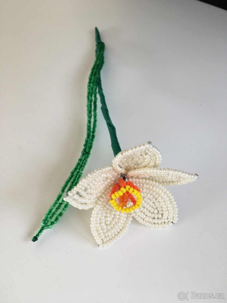 korálková květina narcis - 2
