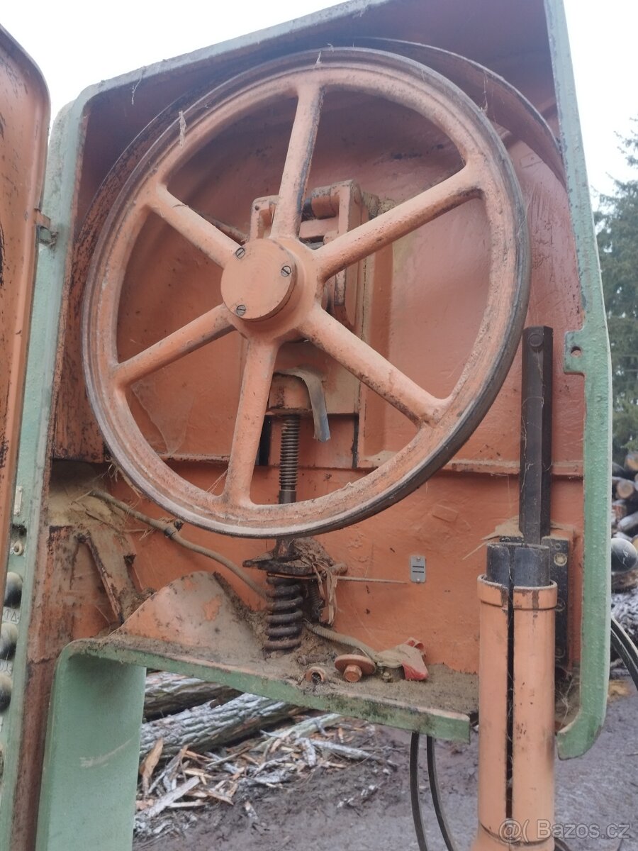 Pásová pila Zefam - nefunkční - 2