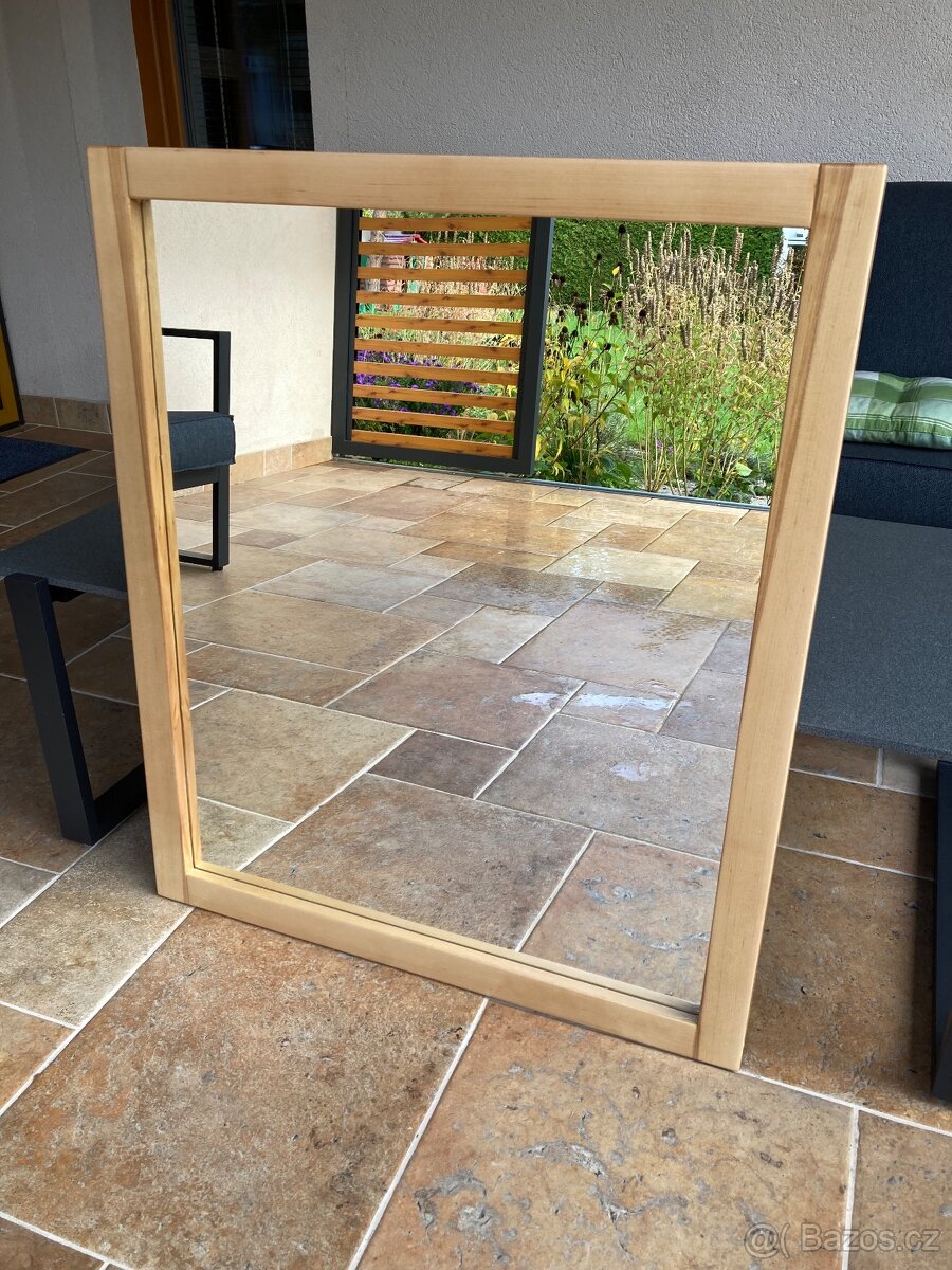 Zrcadlo s rámem - 2