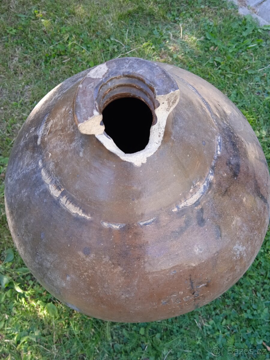Stará kameninová nadoba - 2