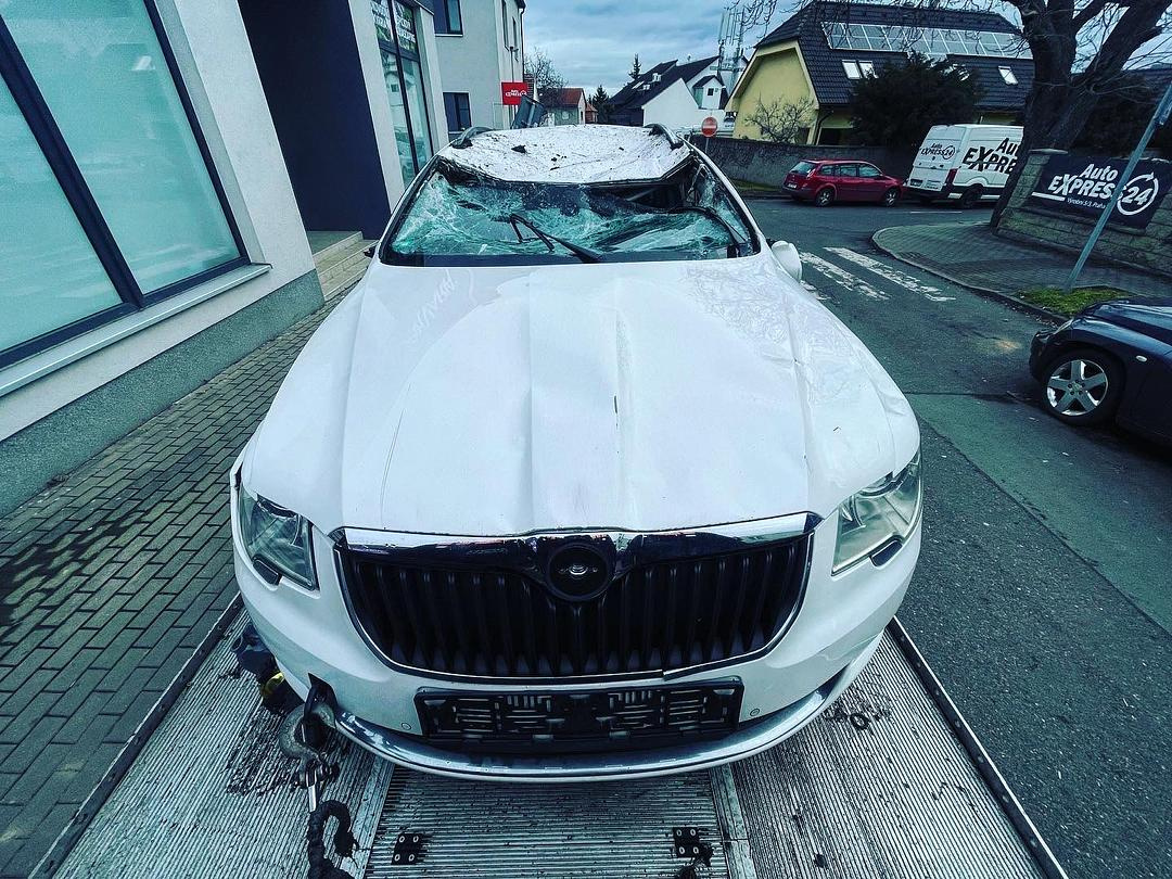 Veškeré náhradní díly Škoda Superb 2 kombi 12 CDVA NHZ LF9E - 2