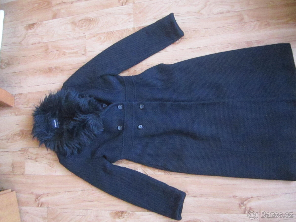 Černý kabát vel. M/L, délka 115 cm, VÝHODNÁ CENA - 2