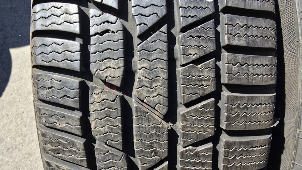 Zimní pneu 205/60/16 Continental - 2