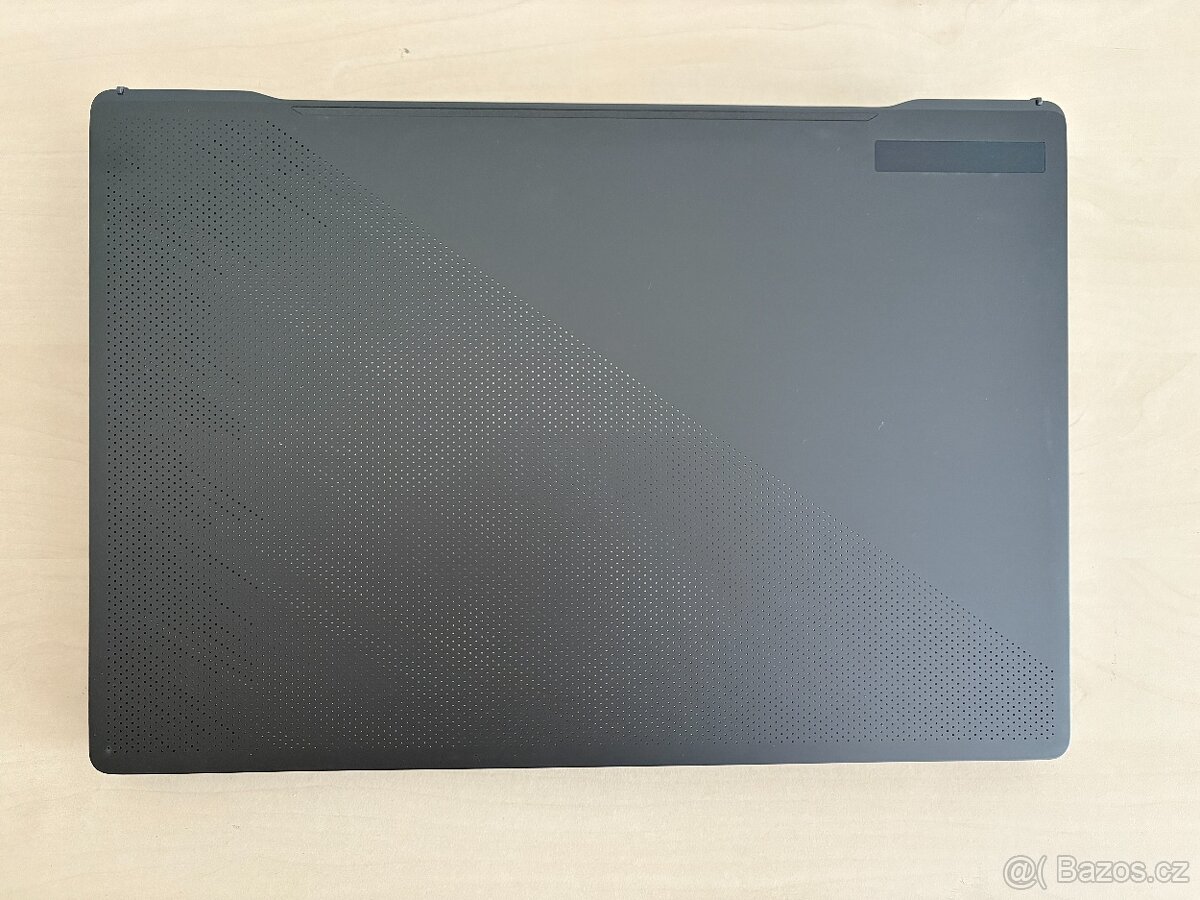 Herní NTB ASUS ROG RTX 4070/i9/48 GB RAM/DDR4/4TB - 2