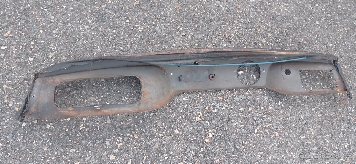 Palubní deska Trabant - 2